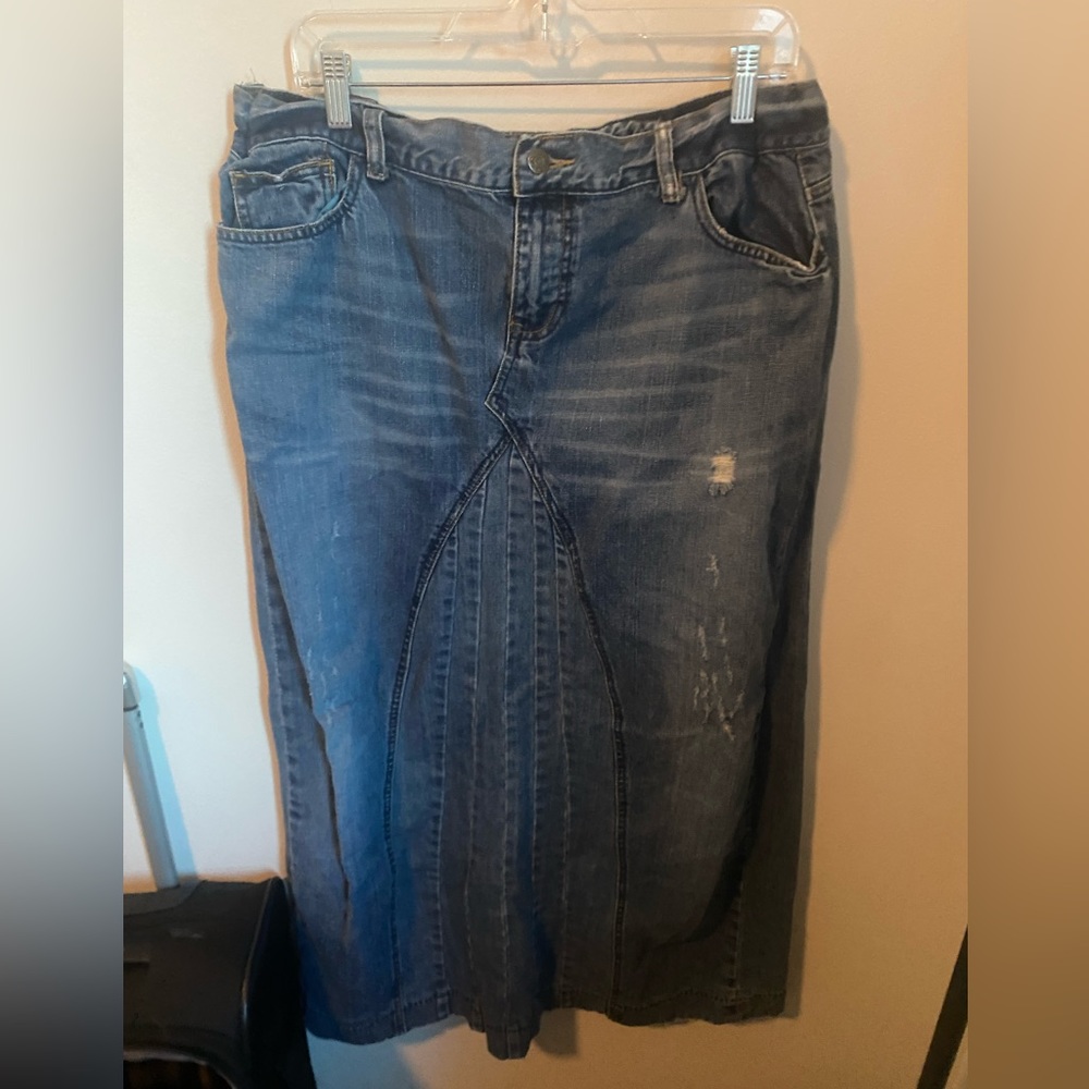 Vintage denim maxi skirt. Size L.